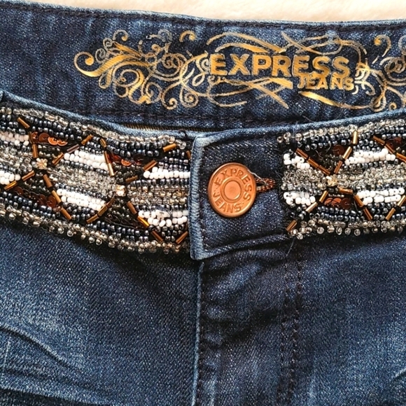 Express Jean Shorts with Embellishments Size 4 - Picture 3 of 8